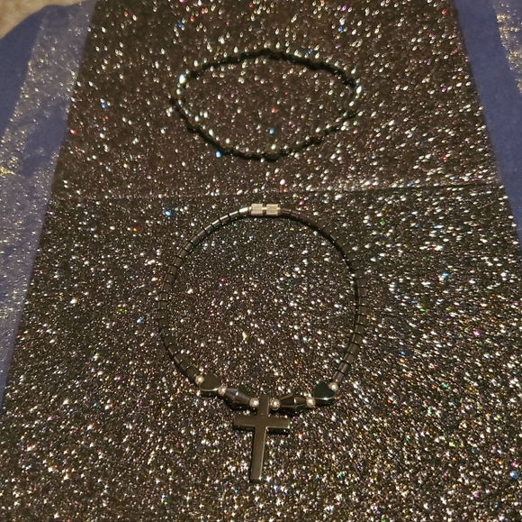 Black Hematite Cross & Beaded Stretch Bracelet Set - Picture 12 of 13